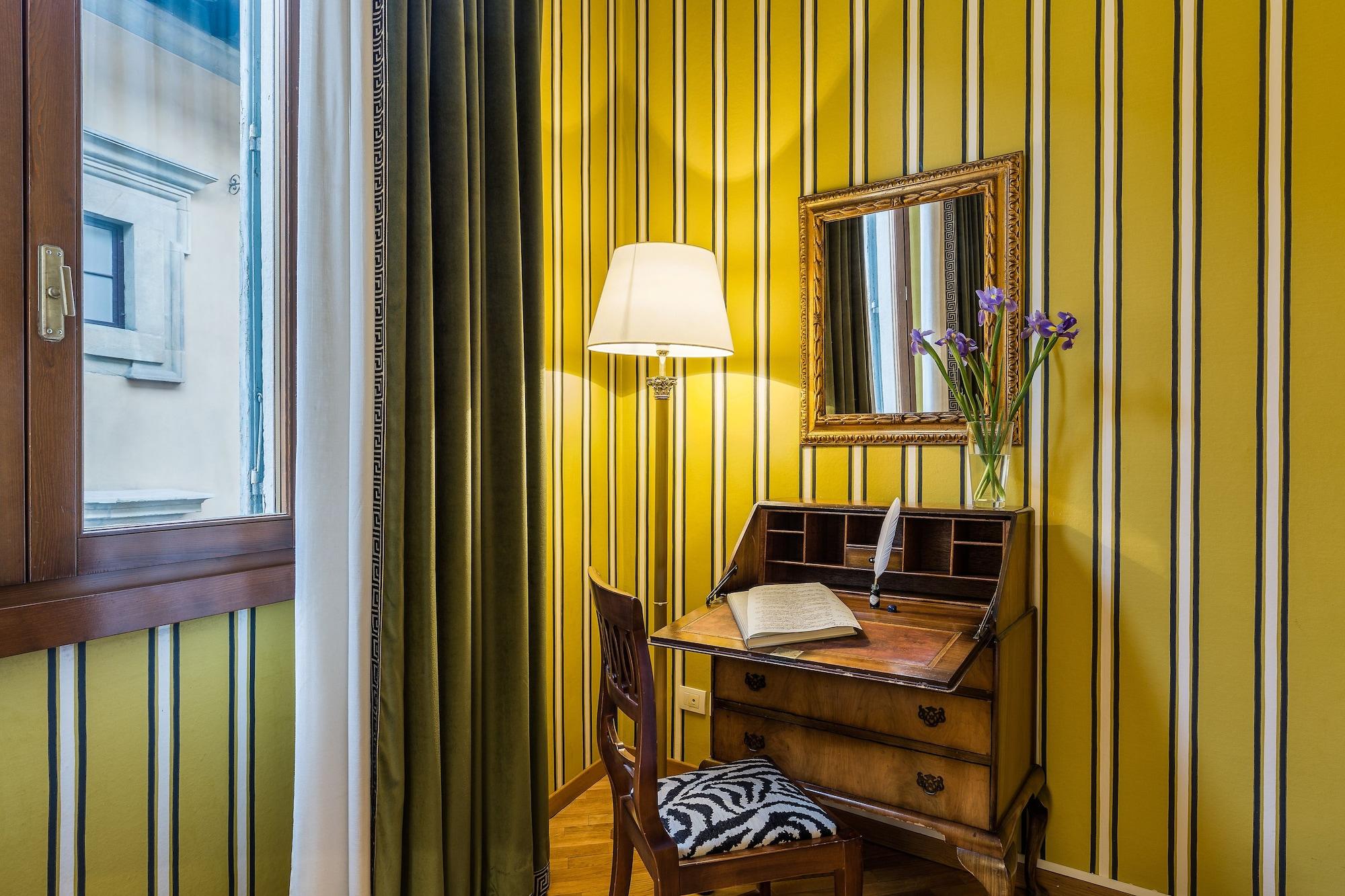 Room Mate Collection Isabella, Florence Exterior photo
